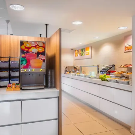 Express By Ihg Hotel