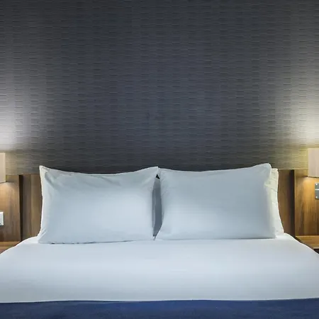Express By Ihg 3*