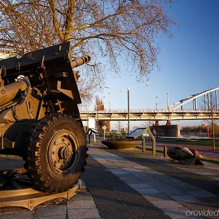 هوليداي إن اكسبرس فندق