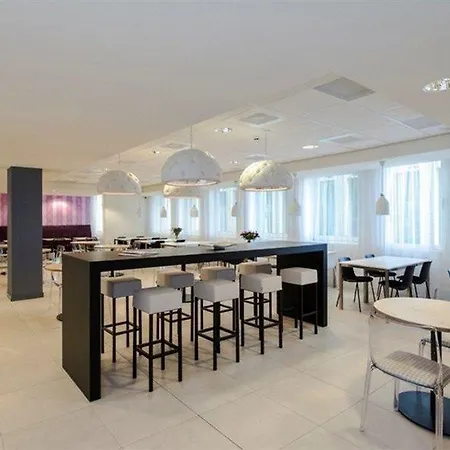 Express By Ihg 3*