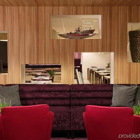 Express By Ihg Hotel 3*