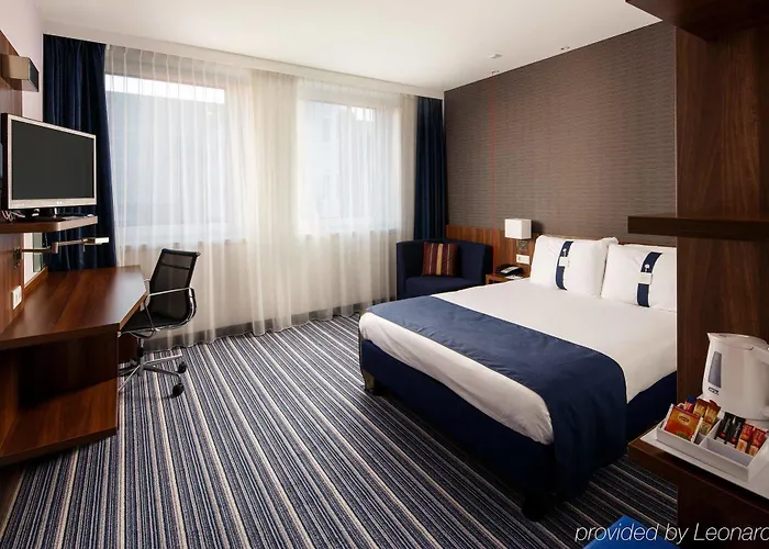 Express By Ihg Hotel