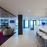 Express By Ihg Hotel