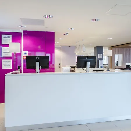 Express By Ihg Hotell