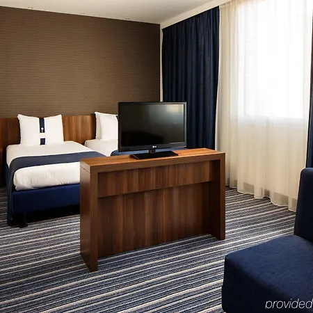 Express By Ihg Hotell 3*