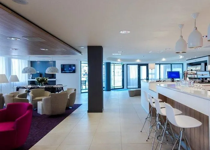 Express By Ihg Szálloda